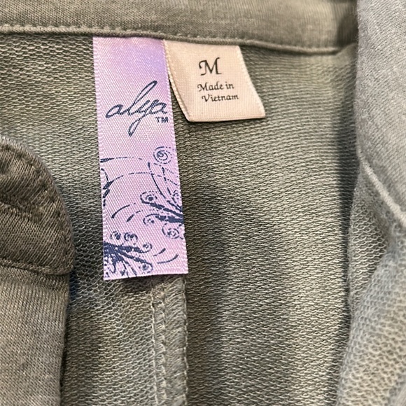 Francesca’s collared sundress - Picture 3 of 4